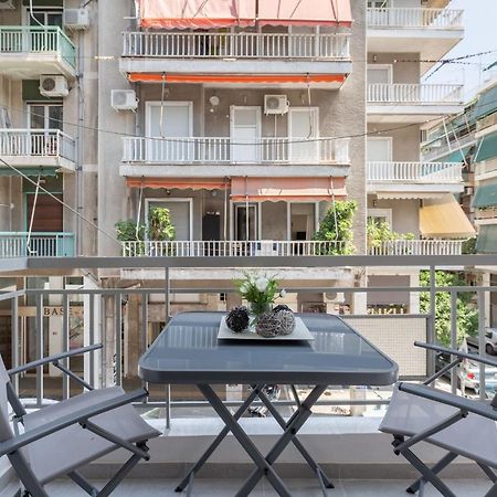 Explore History From A Chic Central Apartment Athen Exterior foto