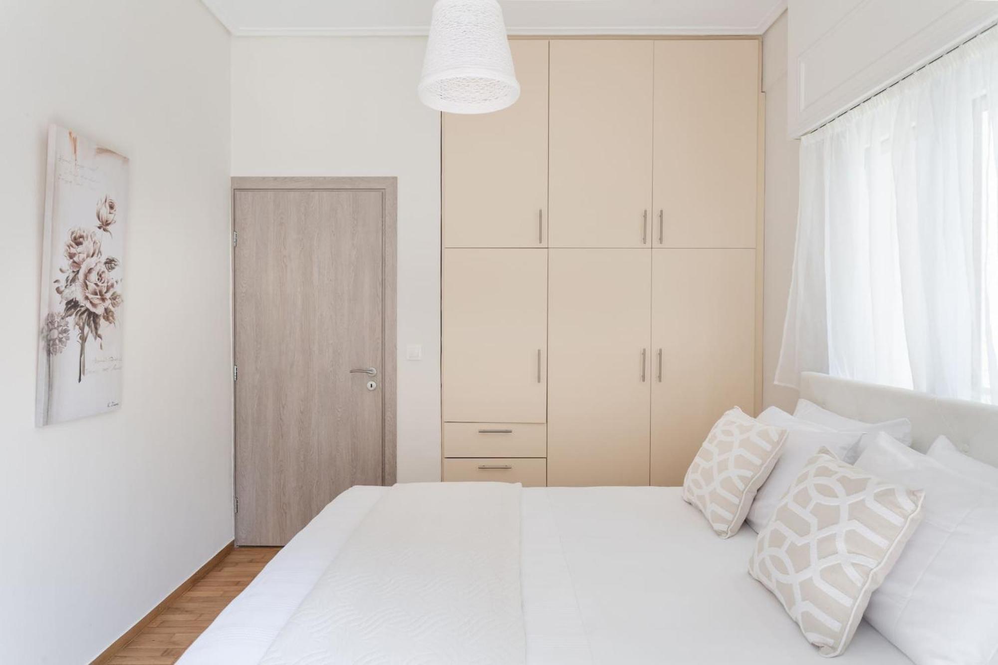 Explore History From A Chic Central Apartment Athen Exterior foto